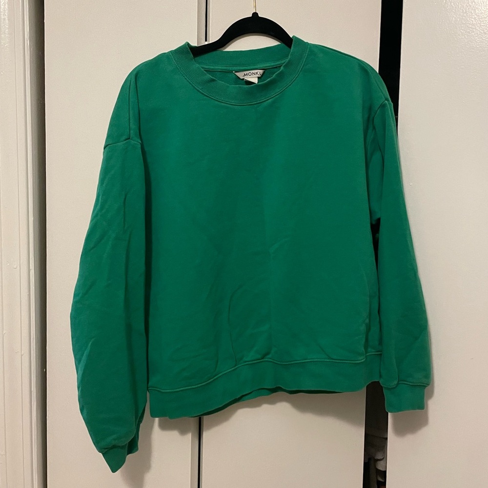 Green pullover sweatshirt